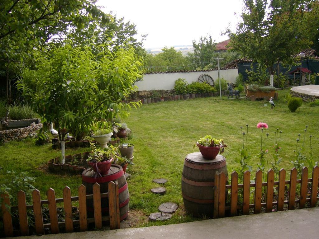 Къща Под Наем Petrova Hotel Cherven  Luaran gambar